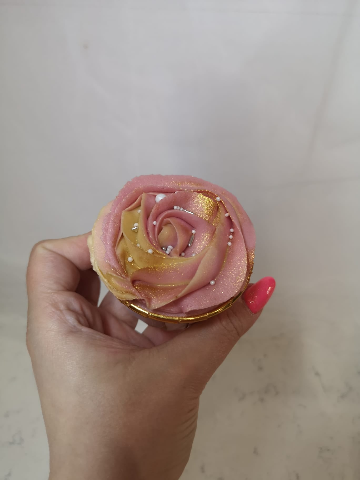 Cupcakes - FANCY (Ind. box - Min. of 8)